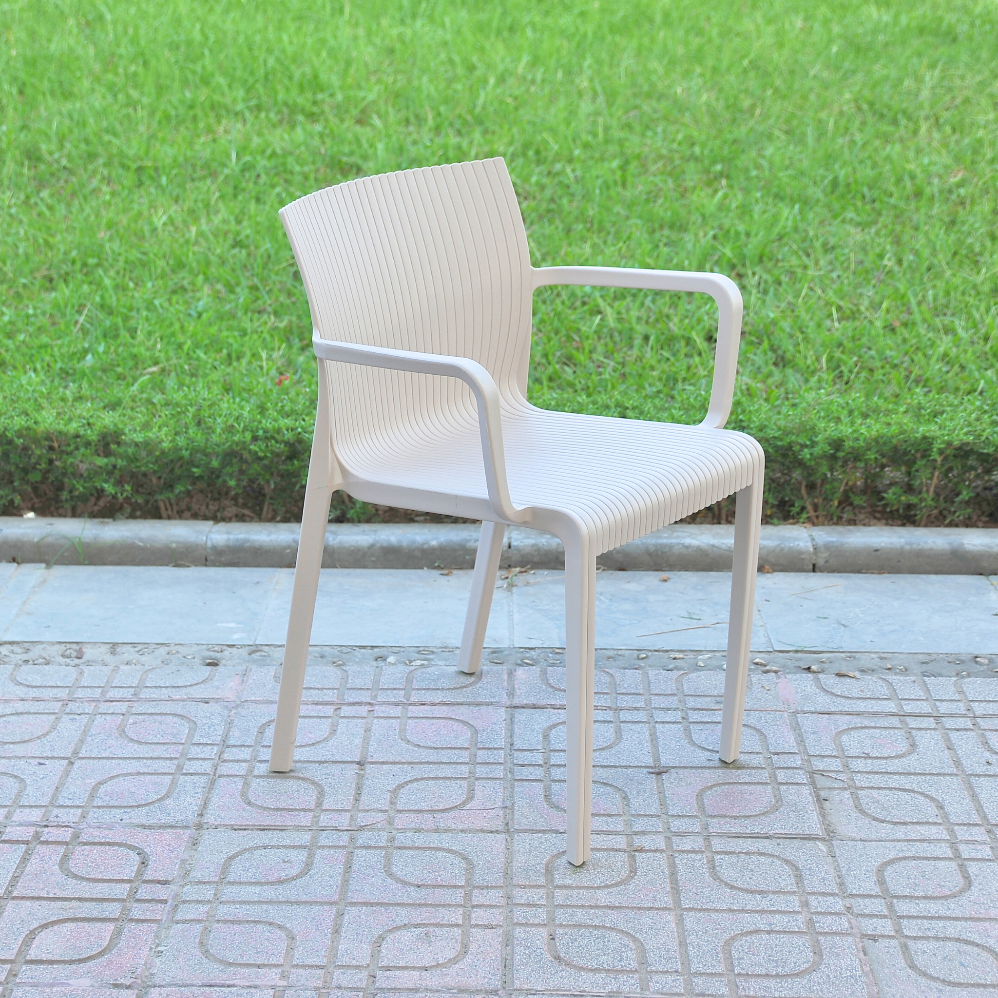 GHẾ NHỰA SÓNG ĐÚC NGUYÊN KHỐI CÓ TAY VỊN MA6817 - Ảnh 8